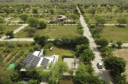 Excellent connectivity to Ajmer Road and Diggi Road, a magnificent 1200 bigha project with all amenities in Jaipur which has plots and farmhouses.